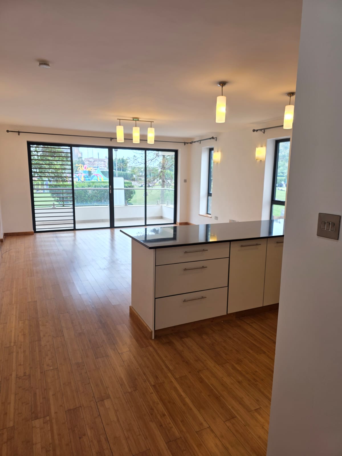 TO LET- EXECUTIVE 2 BEDROOM MASTER ENSUITE IN GARDEN CITY RESIDENCE